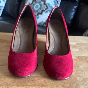 AEROSOLES Red Suede Heels
